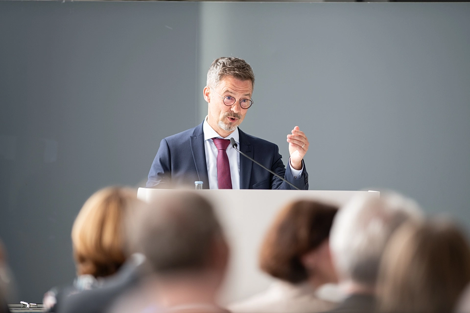 Pr&auml;sident des Staatgerichtshofs Prof. Peter Sperlich